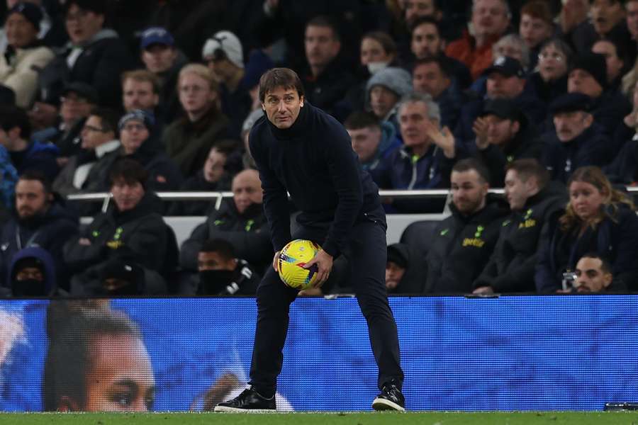 Conte nella sfida contro l'Arsenal