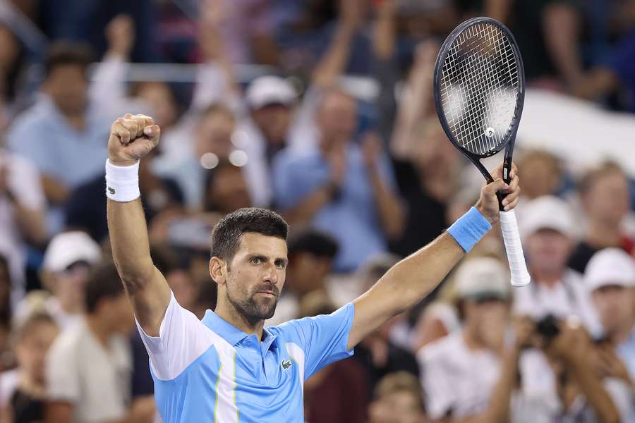 Djokovic vibra com vitória sobre Zverev