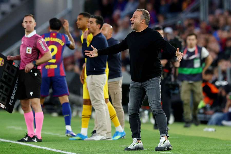 Flick varuje zverencov, aby nezaspali na vavrínoch.