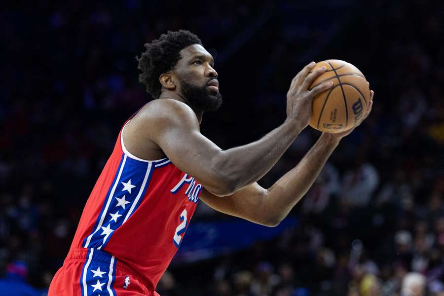Embiid during the first quarter against the Lakers