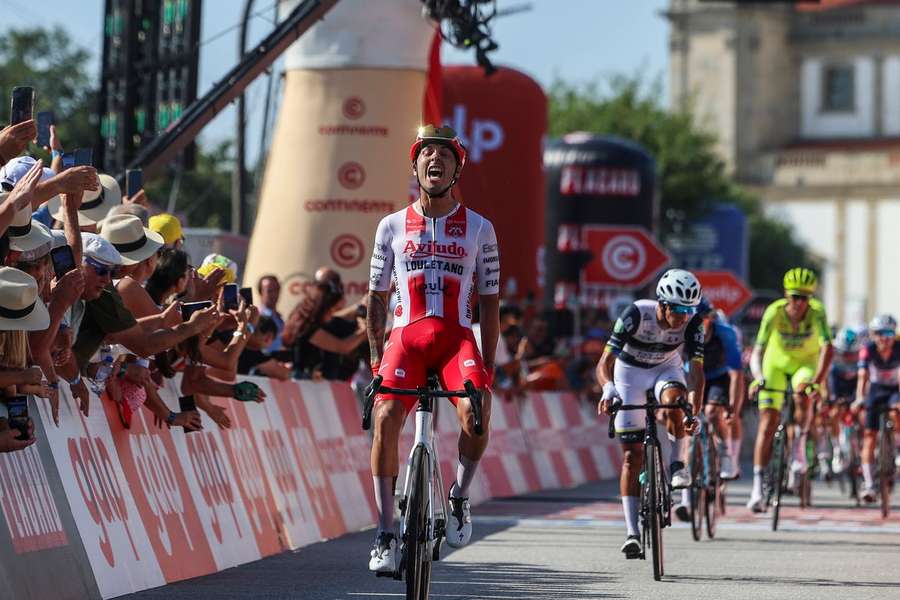 Nicolás Tivani celebra em Viana do Castelo