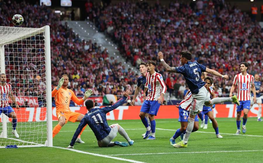 L'occasione per Hincapié