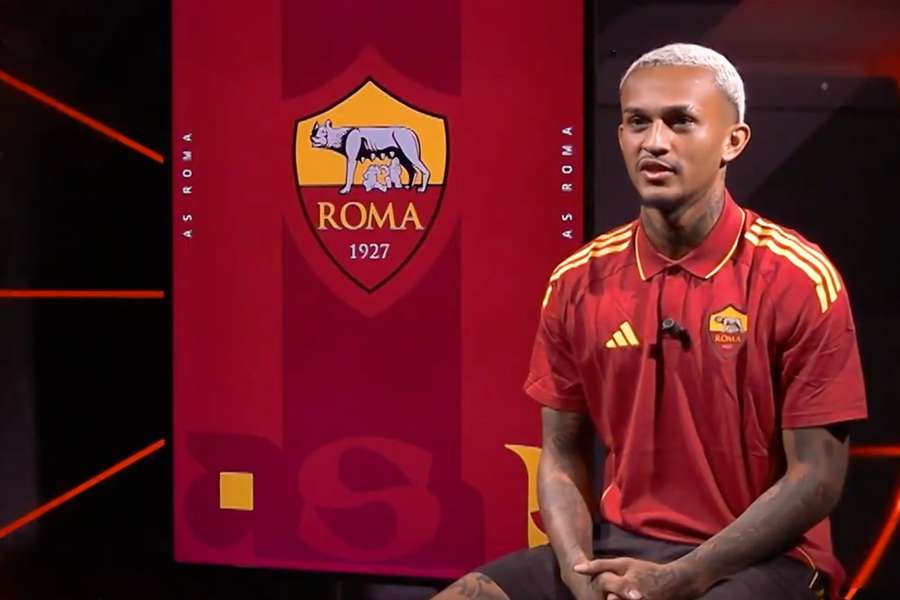 Wesley apresentado na Roma