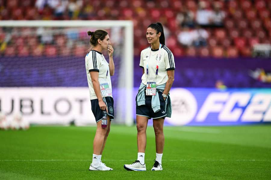 Mariona Caldentey y Leila Ouahabi