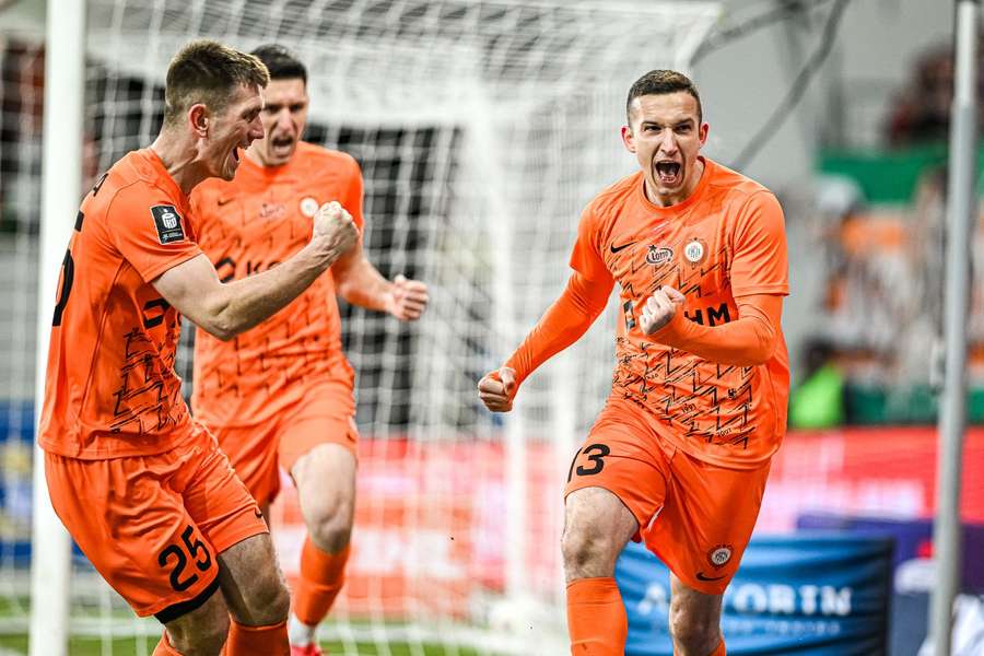 Zagłębie wiceliderem po dublecie Grzybka. Czwarta z rzędu porażka Wisły Płock