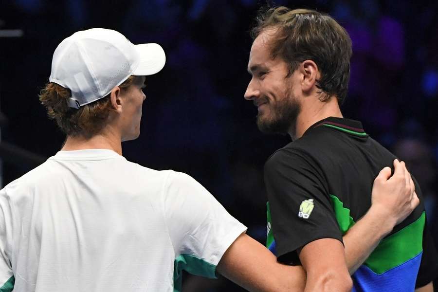 Sinner (l.) und Medvedev(r.): Die Finalisten des ersten Grand-Slam-Turniers der Saison