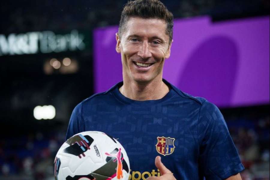 Lewandowki foi a figura da partida com dois golos