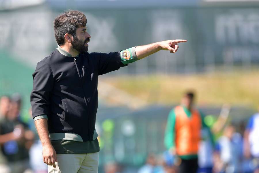 Luís Freire espera jogo aberto
