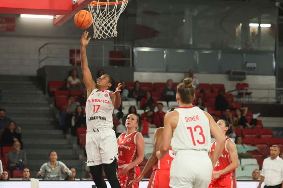 Basquetebol: Benfica com vitória ampla sobre Namur (77-52) naTaça Europa feminina