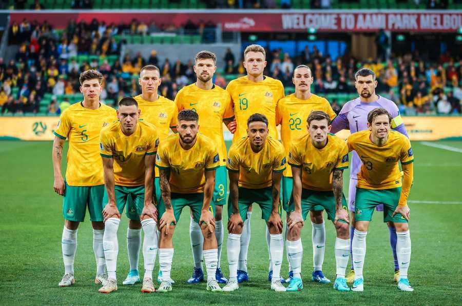 Het Australische voetbalelftal voorafgaand aan de wedstrijd tegen Bangladesh