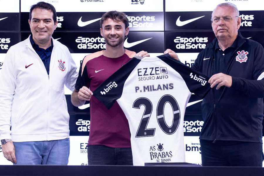 Pedro Milans recebeu a camisa 20 do Corinthians