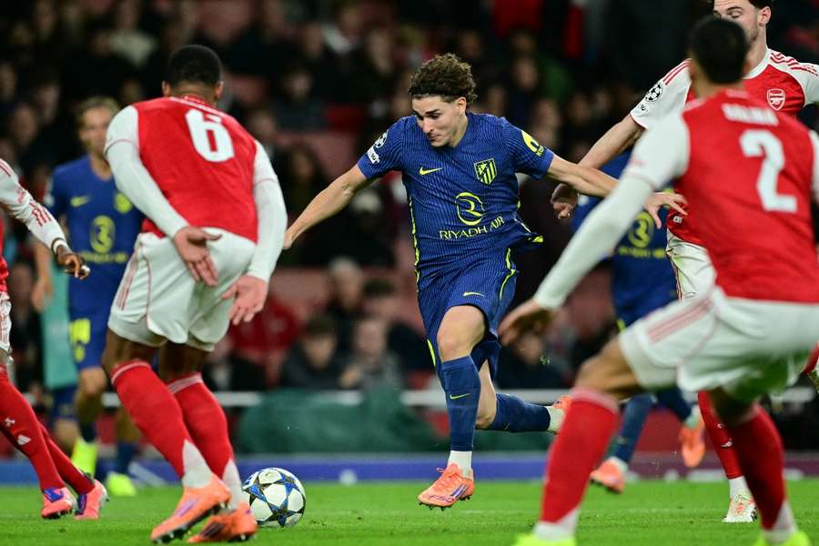 Julián Álvarez, durante el Arsenal-Atleti de la fase liga