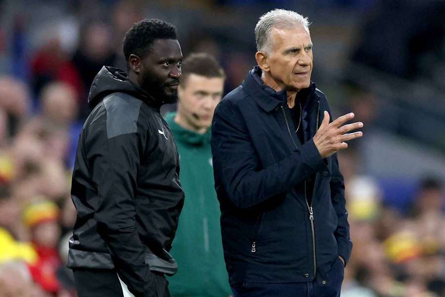 Queiroz com o adjunto no Gana Queiroz com o adjunto no Gana