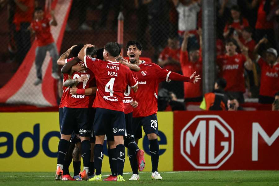 Independiente celebra el triunfo.