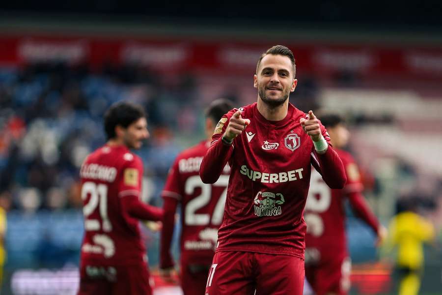 Jesús Imaz celebra su gol 100 con el Jagiellonia