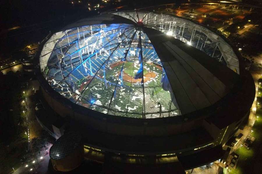 Así está el techo del estadio de los Tampa Bay Rays.