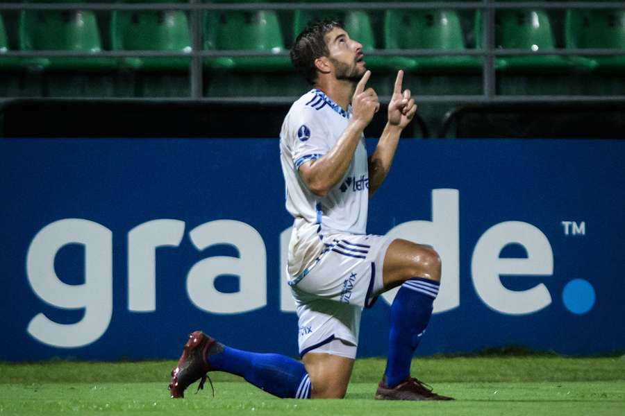 Lucas Silva abriu o placar para o Cruzeiro na Colômbia