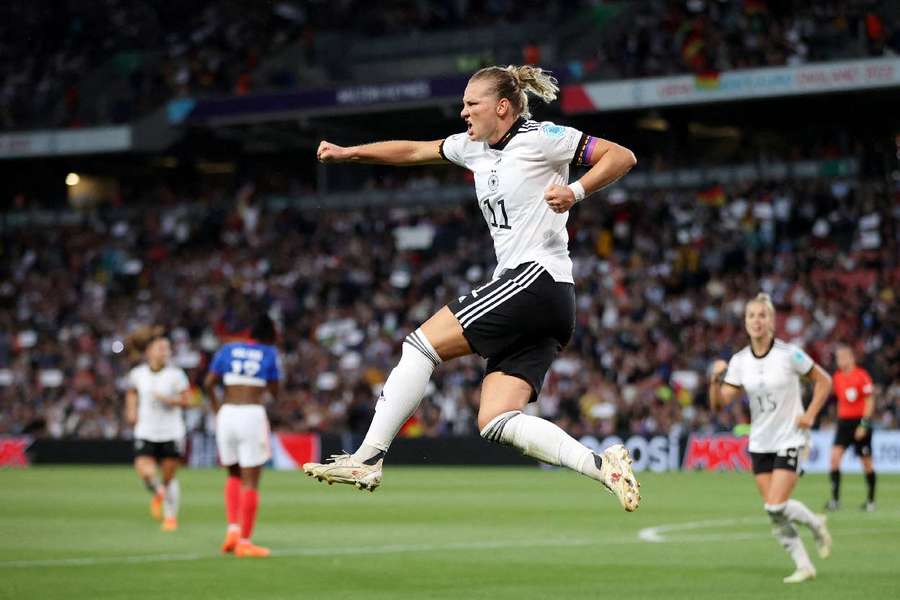 England and Germany dominate women's Euro 2022 team of the tournament