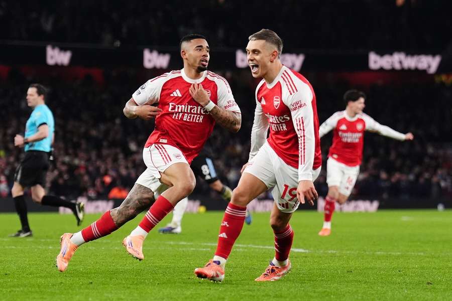 Arsenal defeated Aston Villa 4-1 on Tuesday