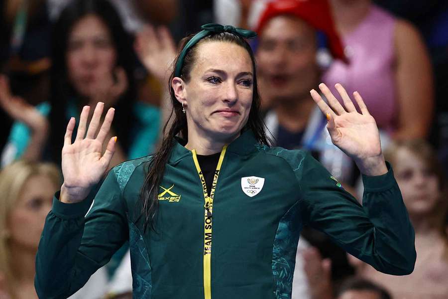 Tatjana Smith waves to the crowd at La Defense Arena