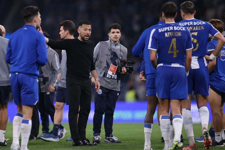 Farioli lamentou pausa internacional