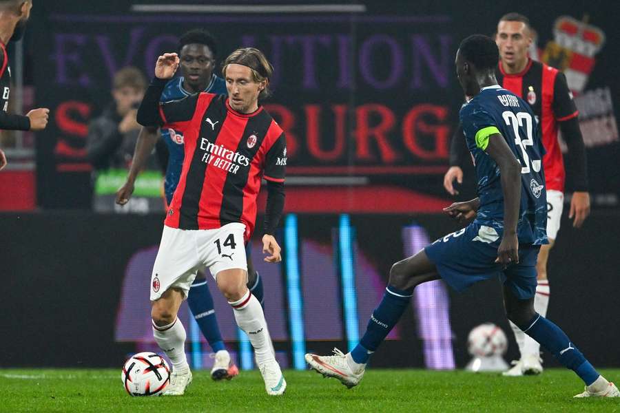 Luka Modric (l.) am Ball. Luka Modric (l.) am Ball.