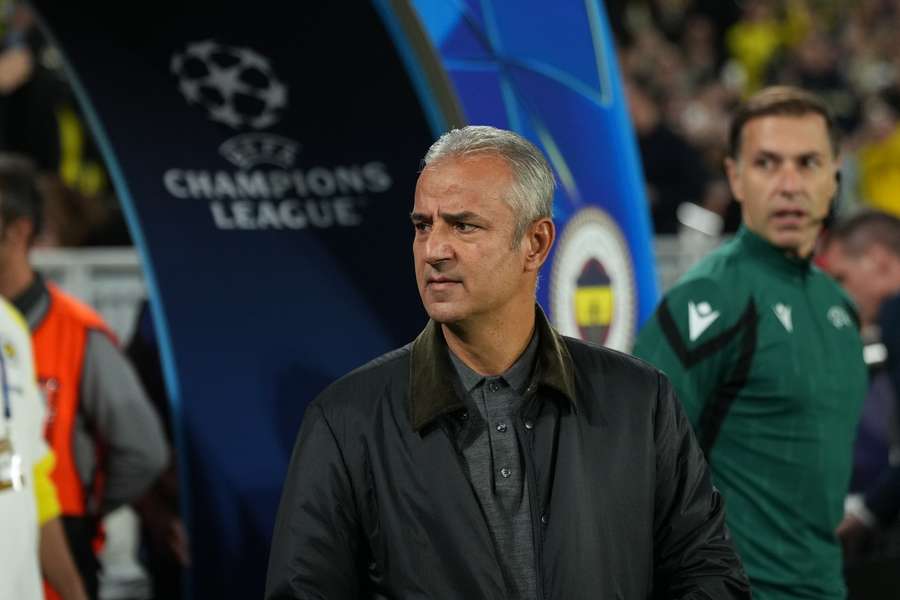 Kouč Fenerbahce Ismail Kartal je pod tlakem.