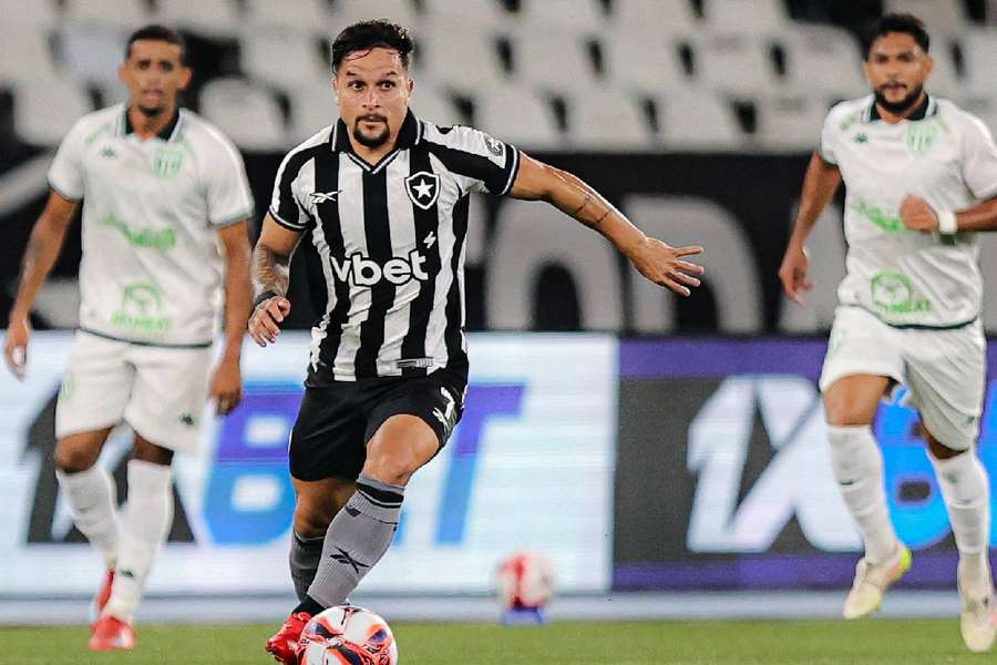 Artur não rendeu o esperado no Botafogo