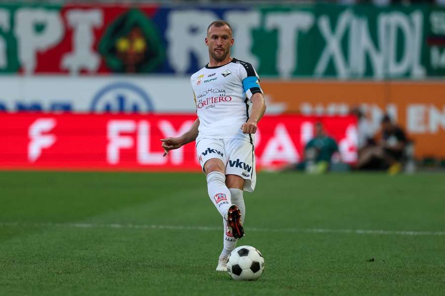 Lukas Jäger am Ball.