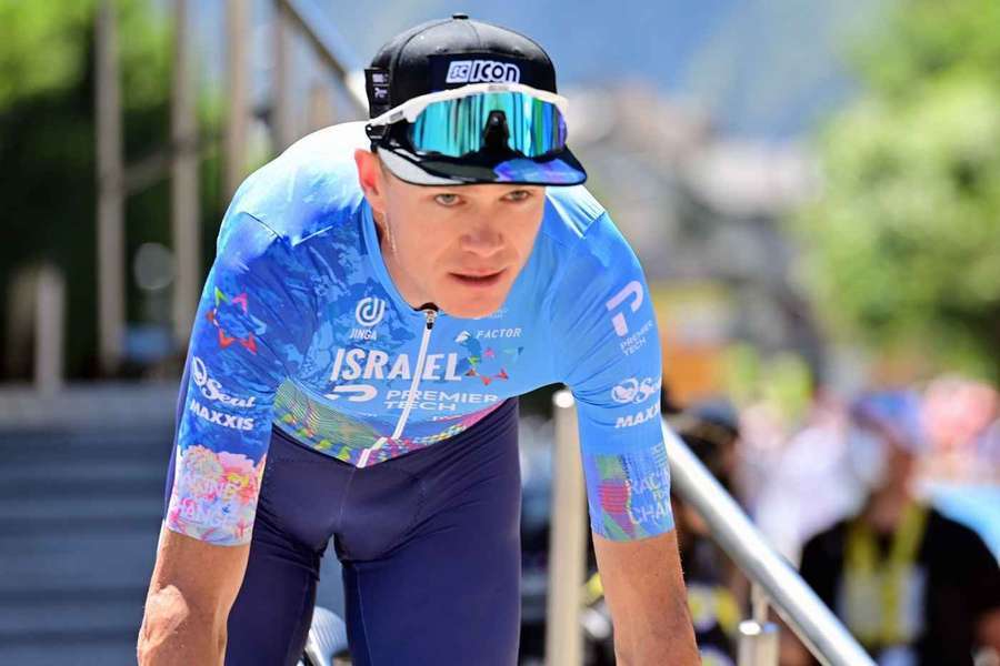 Chris Froome foi operado com sucesso