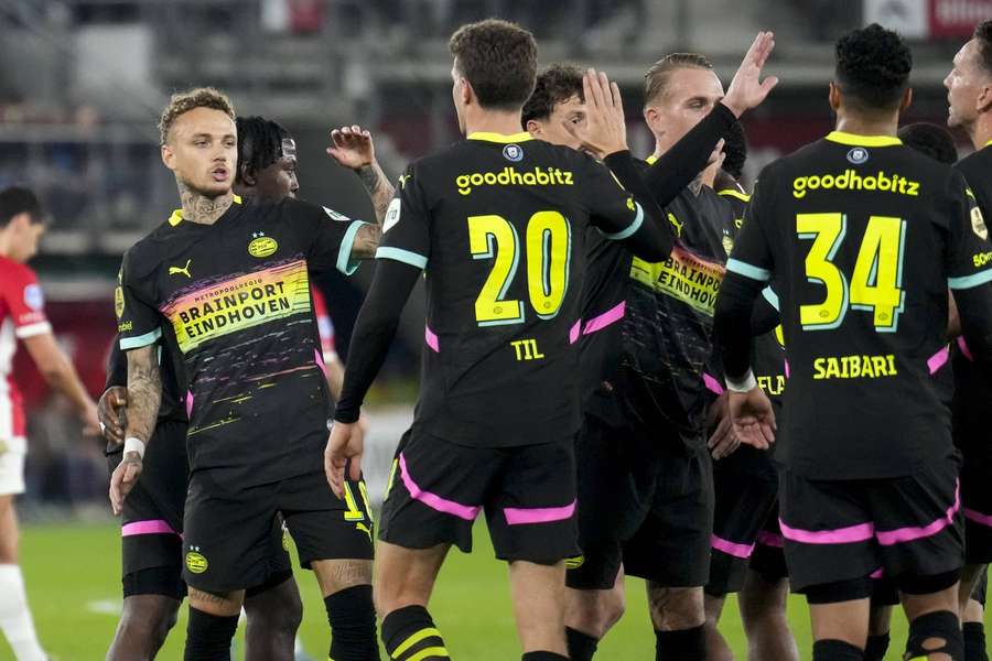 PSV viert de 0-2 tegen AZ