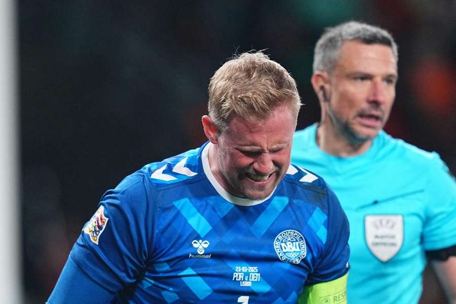 Kasper Schmeichel could be out for six weeks says Celtic manager