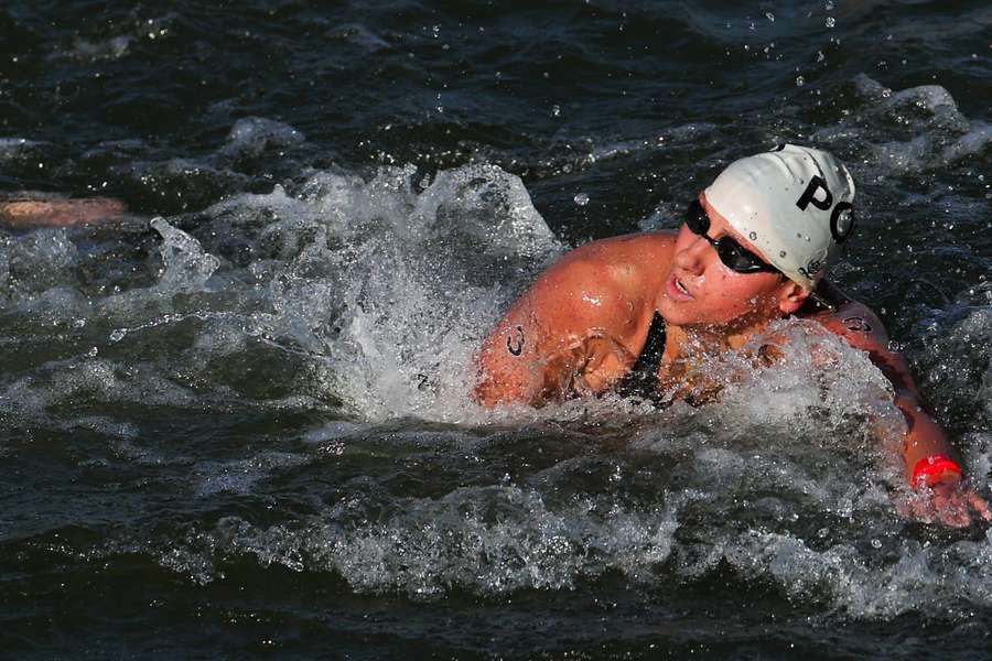 A nadadora Angelica André, durante a prova de Natação de 10km em águas abertas