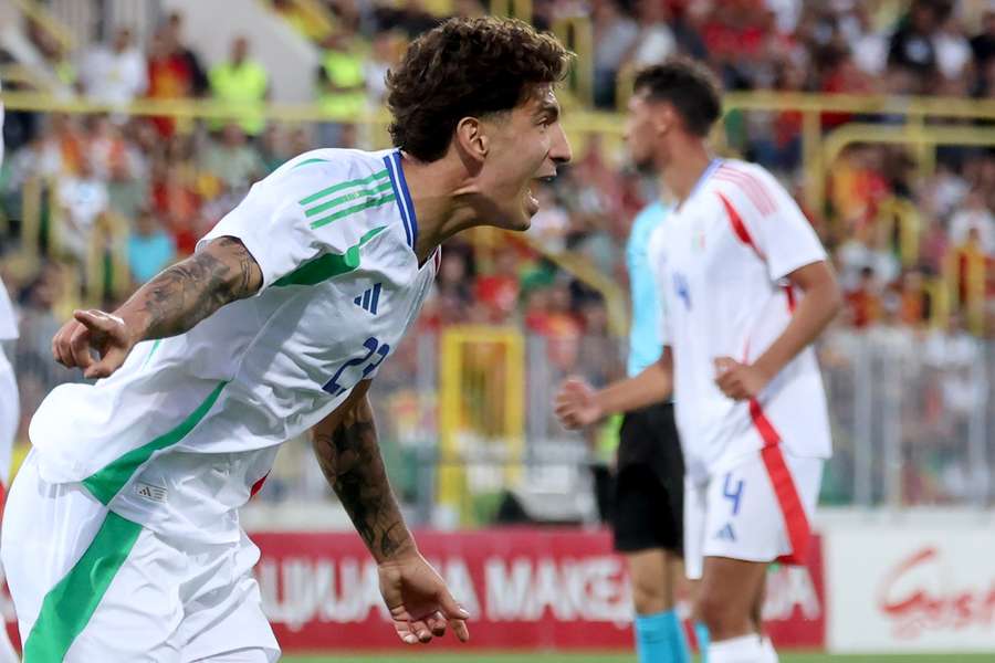 Luca Marianucci esulta dopo il gol decisivo