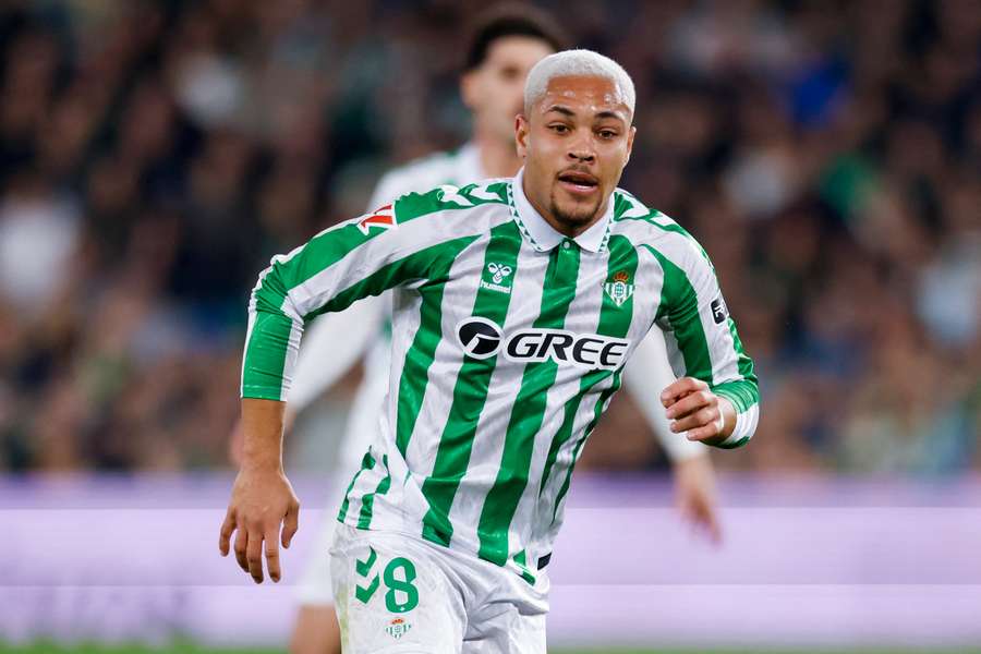 Vitor Roque jugará con el Betis en Barcelona