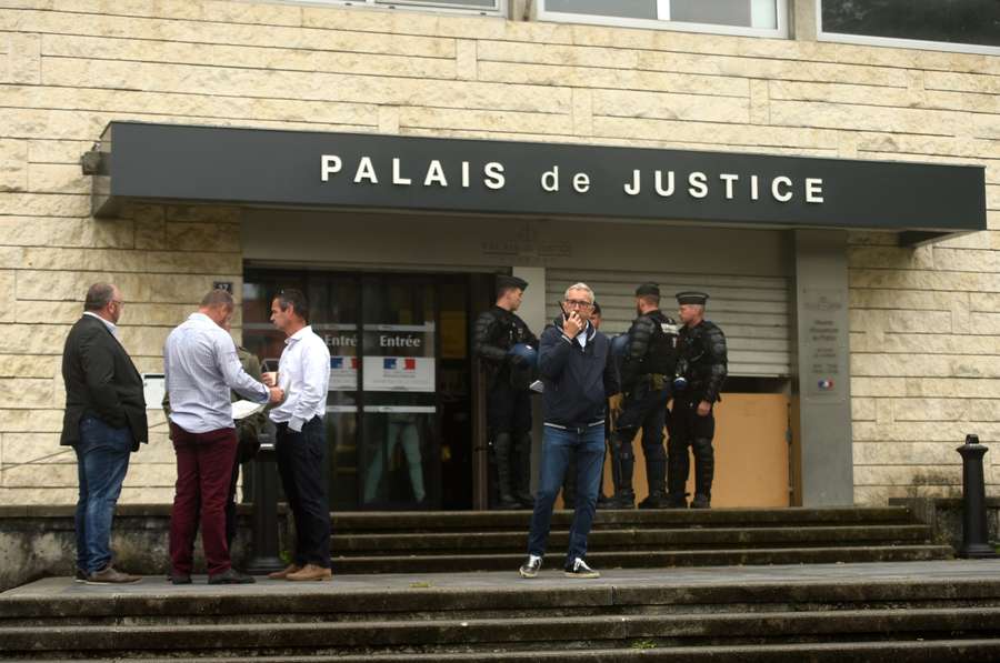 La entrada del Palacio de Justicia de Bayona La entrada del Palacio de Justicia de Bayona