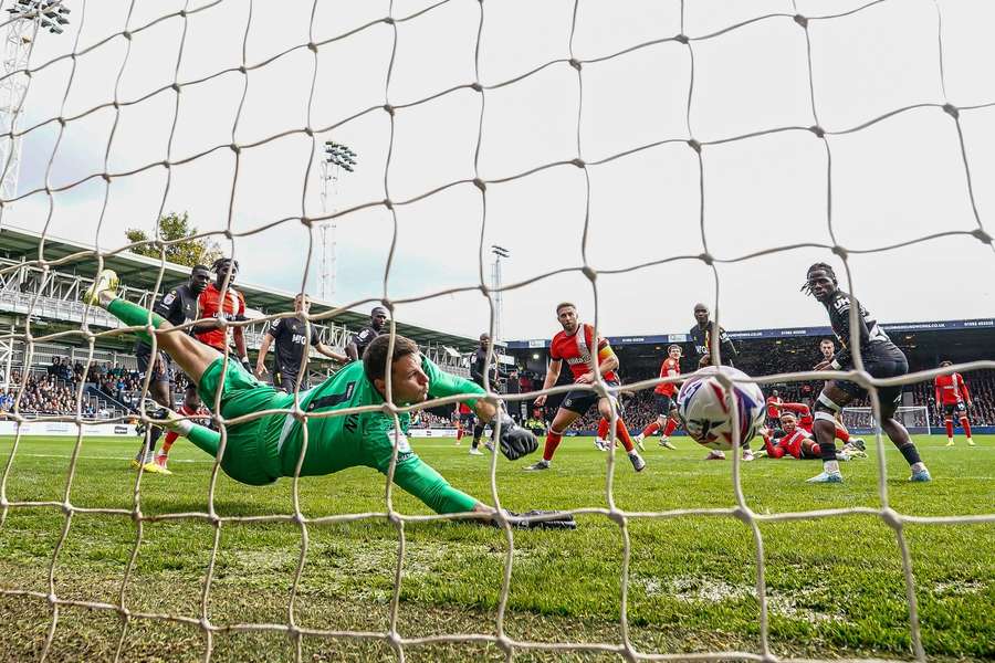 Watford concede to rivals Luton