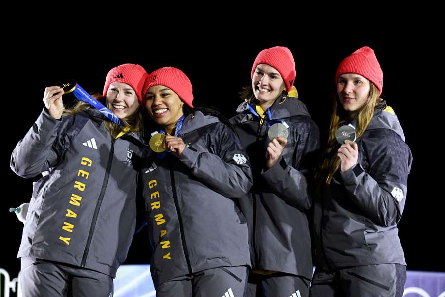 Die Medaillengewinnerinnen Nolte, Levi (Gold), Schuuten, Buckwitz (Silber/v.l.n.r.) Die Medaillengewinnerinnen Nolte, Levi (Gold), Schuuten, Buckwitz (Silber/v.l.n.r.)