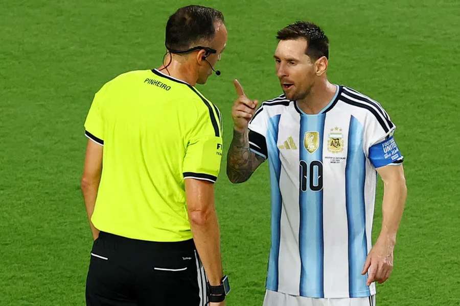 João Pinheiro com Lionel Messi no Mundial-2026 João Pinheiro com Lionel Messi no Mundial-2026
