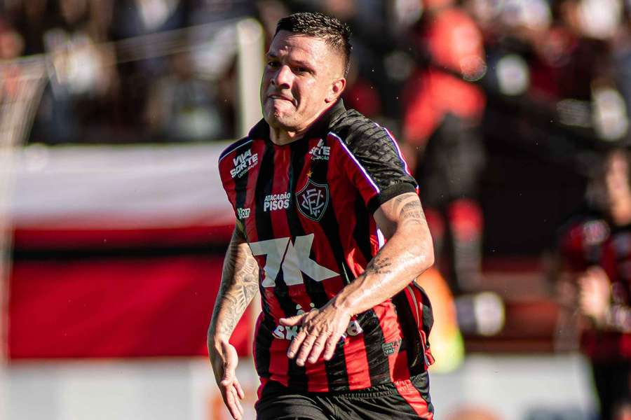 Vitória de Renato Kayzer estreia contra o Remo no Brasileirão