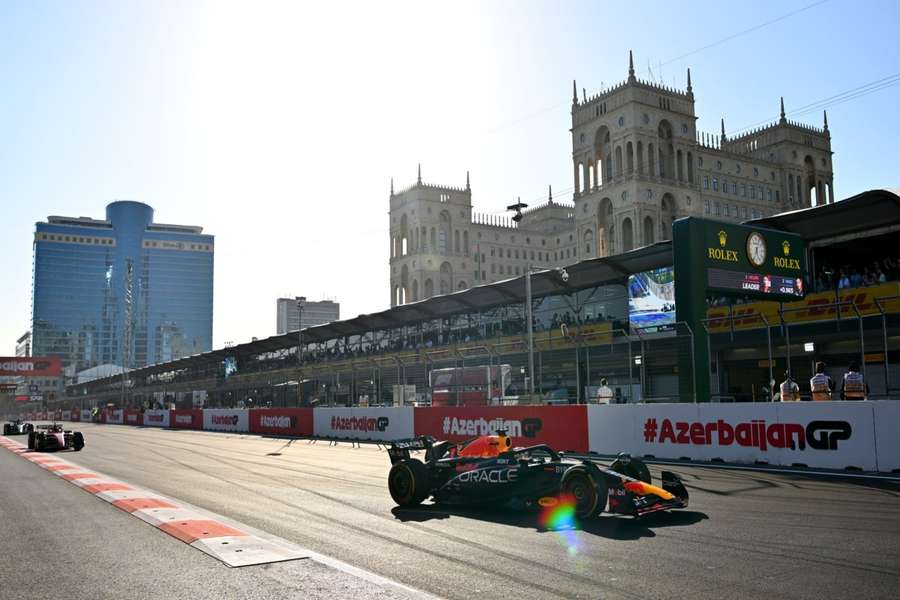 El mexicano Pérez, vencedor de la carrera al sprint del GP de Azerbaiyán