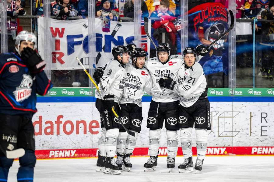 Die Haie feiern den 16. Sieg im 17. Spiel