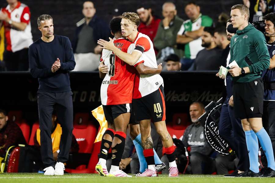 Quinten Timber was taken off for Luciano Valente against Fenerbahce Quinten Timber was taken off for Luciano Valente against Fenerbahce