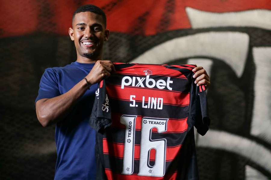 Lino mieri späť do Brazílie. Lino mieri späť do Brazílie.