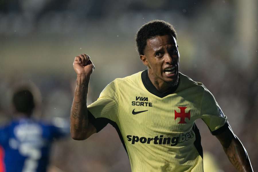 Tchê Tchê marcou um dos seus dois gols nesta temporada no fim de agosto, contra o Cruzeiro Tchê Tchê marcou um dos seus dois gols nesta temporada no fim de agosto, contra o Cruzeiro
