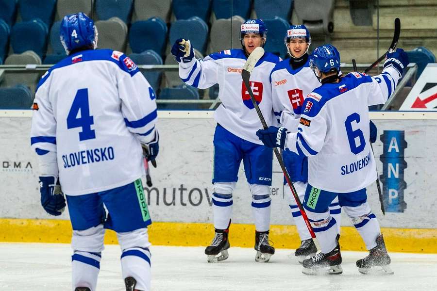 Slovenskí hokejisti zaznamenali na turnaji tretie víťazstvo.