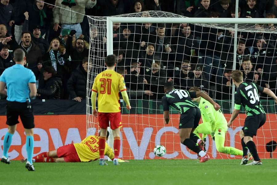 Nerwowo do ostatnich minut. Jagiellonia przegrywa w Belgii, ale jest w ćwierćfinale LK