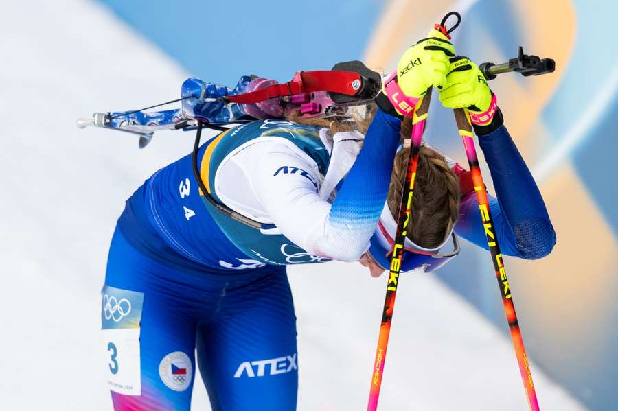 Davidovou opětovně trápí vyhřezlá ploténka.