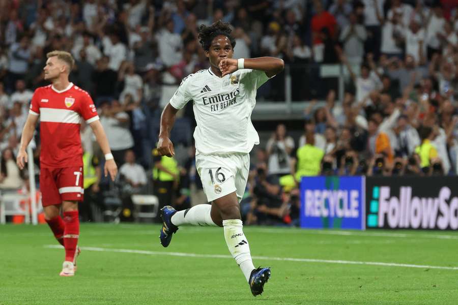 Endrick celebra su gol ante el Stuttgart