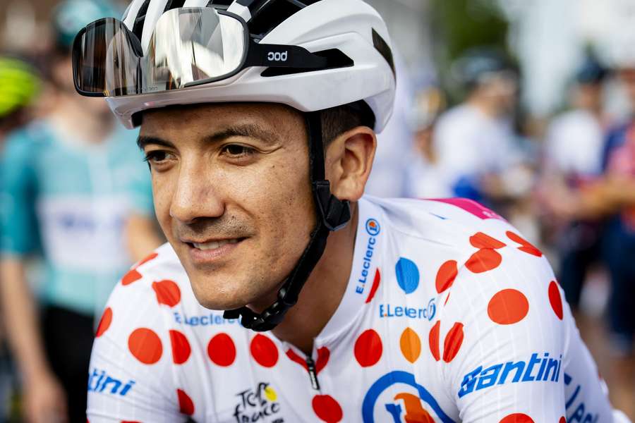 Richard Carapaz competirá con otros colores Richard Carapaz competirá con otros colores